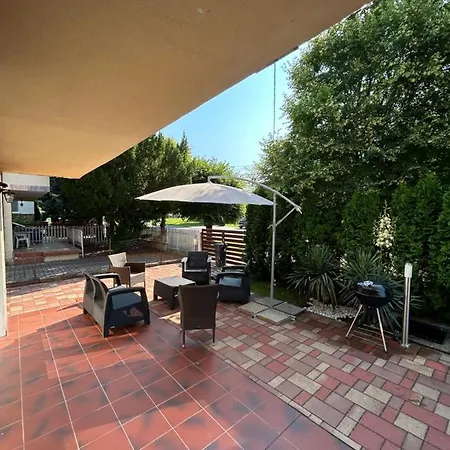 Babzsi Nyaralo Holiday home Vonyarcvashegy