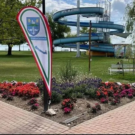 Babzsi Nyaralo Holiday home Vonyarcvashegy