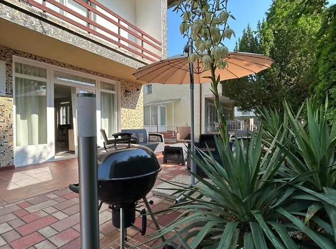 Babzsi Nyaralo 別荘 *