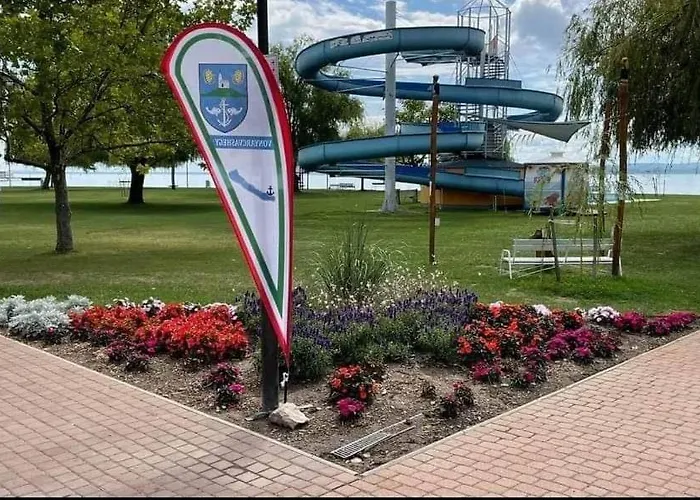 Babzsi Nyaralo 別荘 ボニャルツバシュ